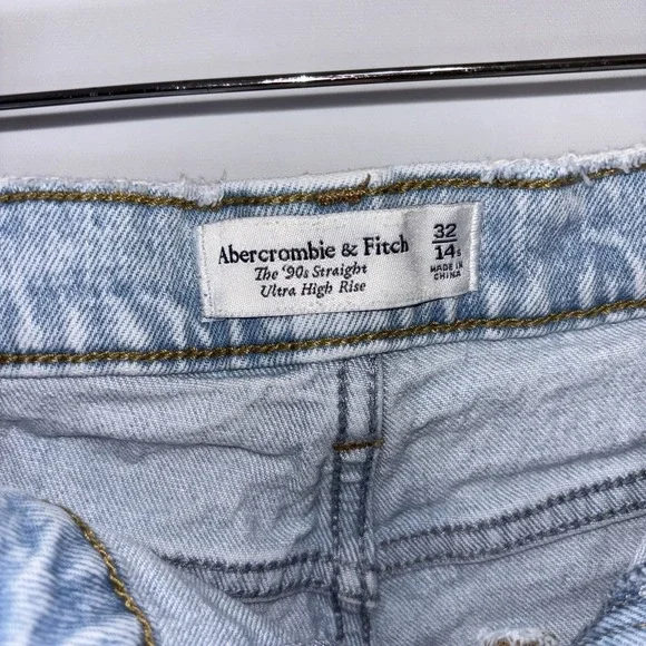 Abercrombie & Fitch 90s Straight Ultra High Rise Cotton Jeans Size 14 Short - Picture 2 of 9